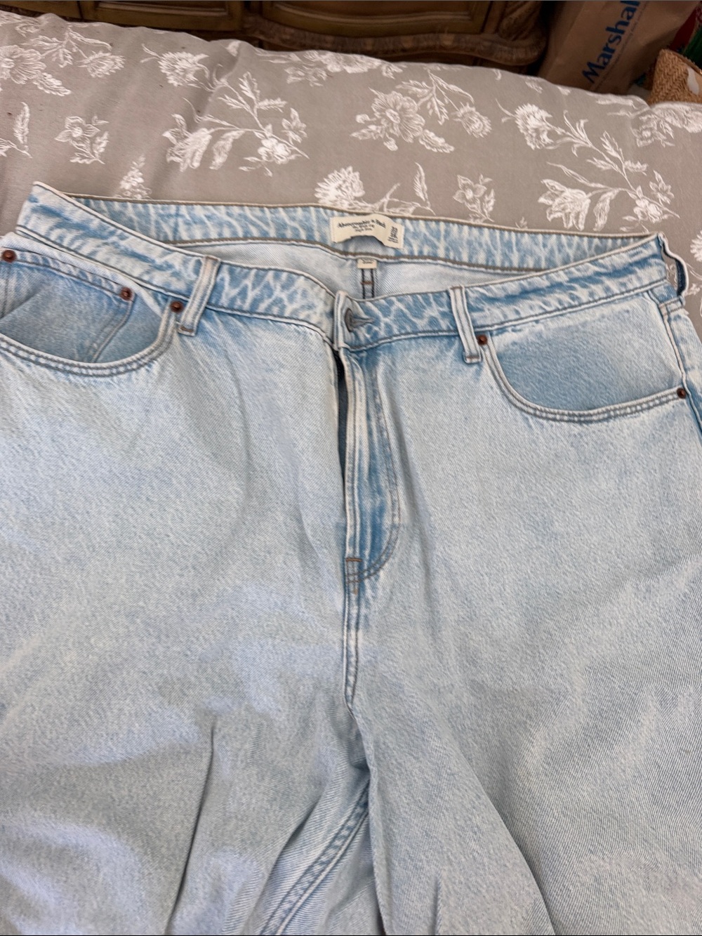 Abercrombie & Fitch Light Blue Wide-Leg Jeans - Picture 3 of 4